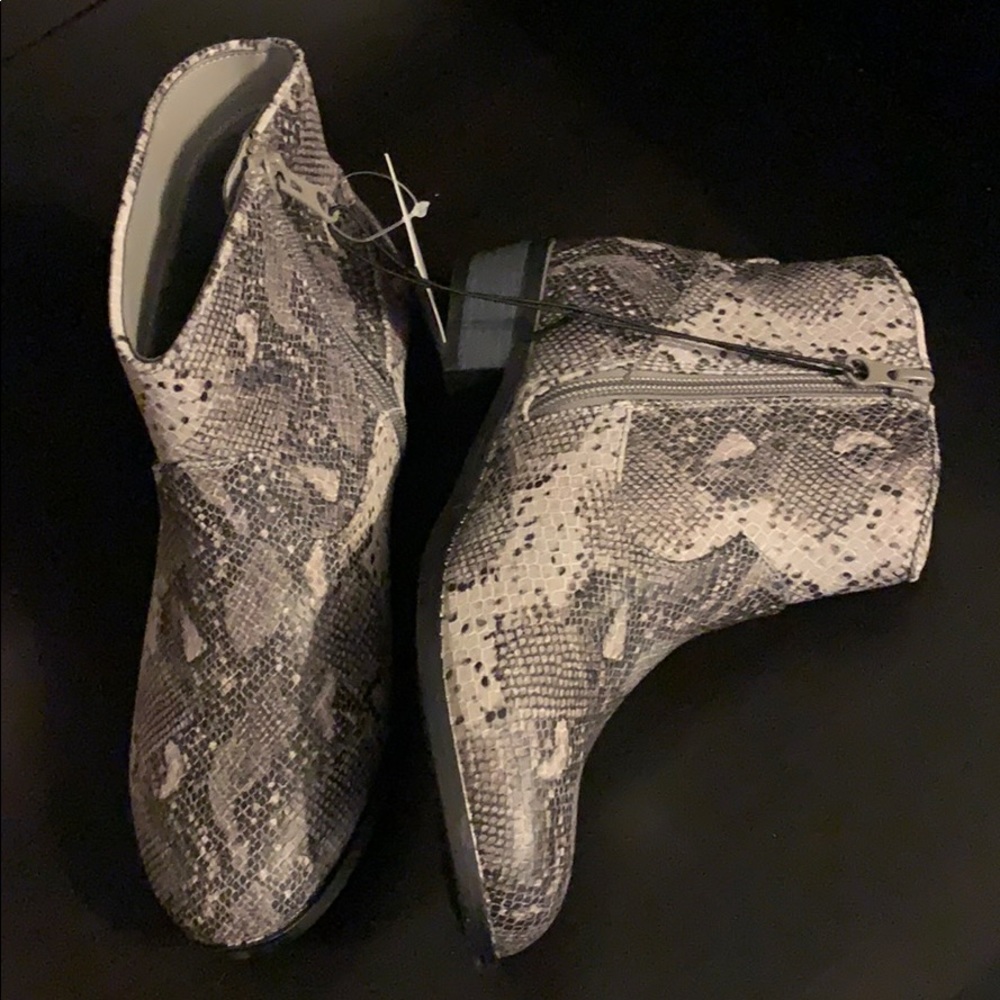 Girls Graciela Snake Print Western Ankle Boots - Picture 4 of 11